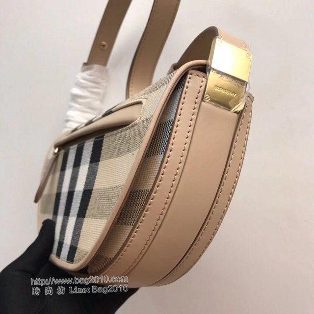Burberry專櫃新款女包 巴寶莉時裝秀款肩背包 半圓包  db1136